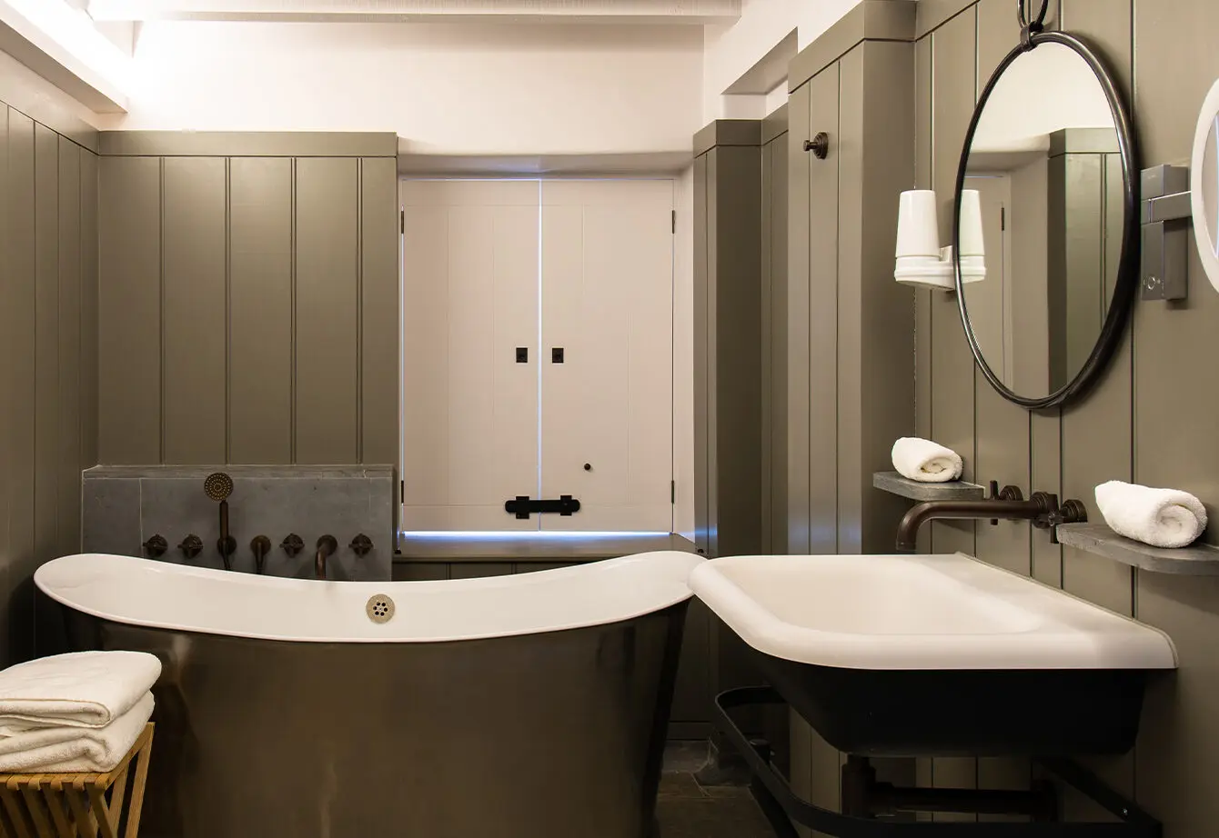 Landmark LMK Pure bespoke bath filler configuration for The Newt in Somerset 2