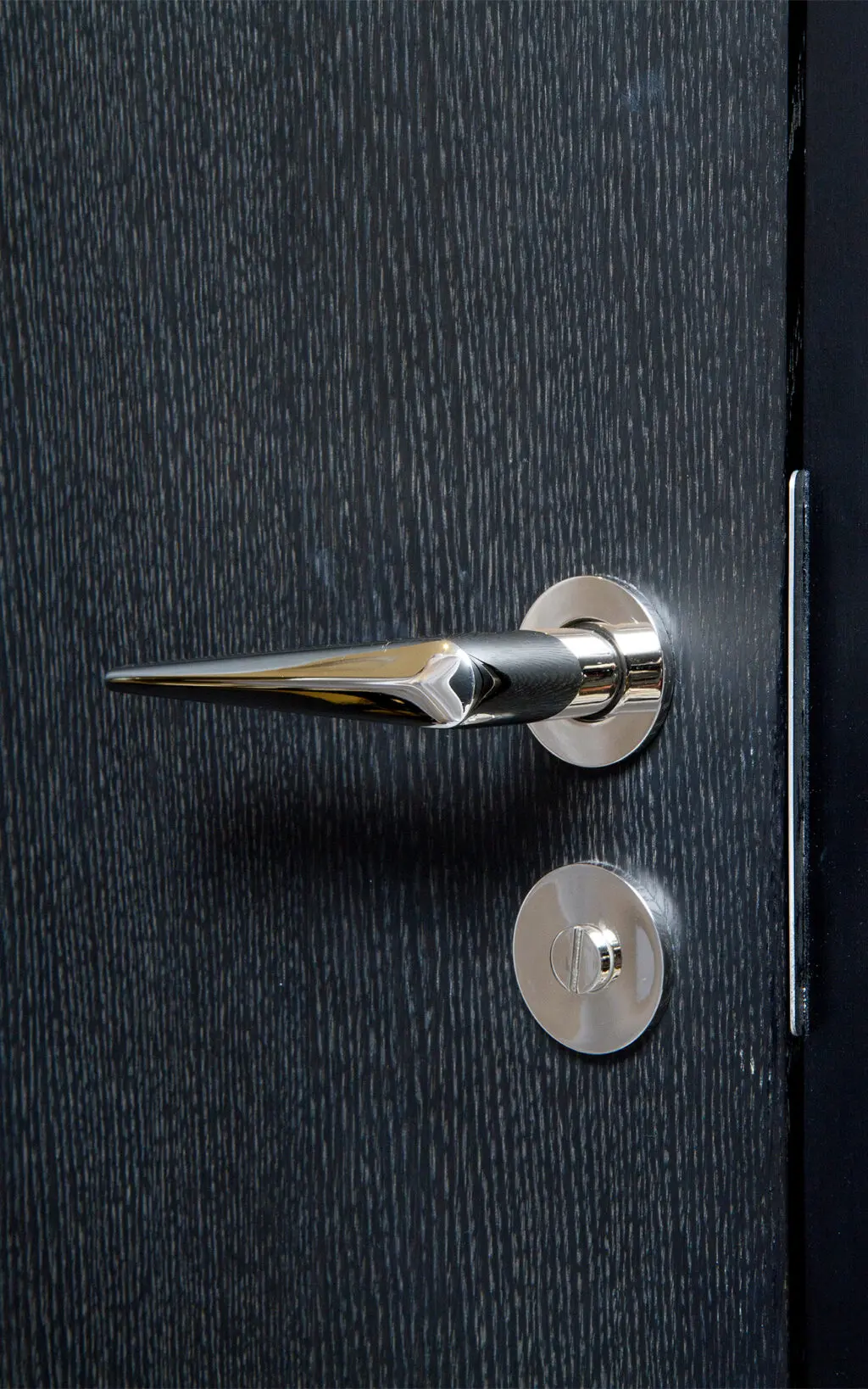 Bespoke door handle for Centrepoint Apartments London