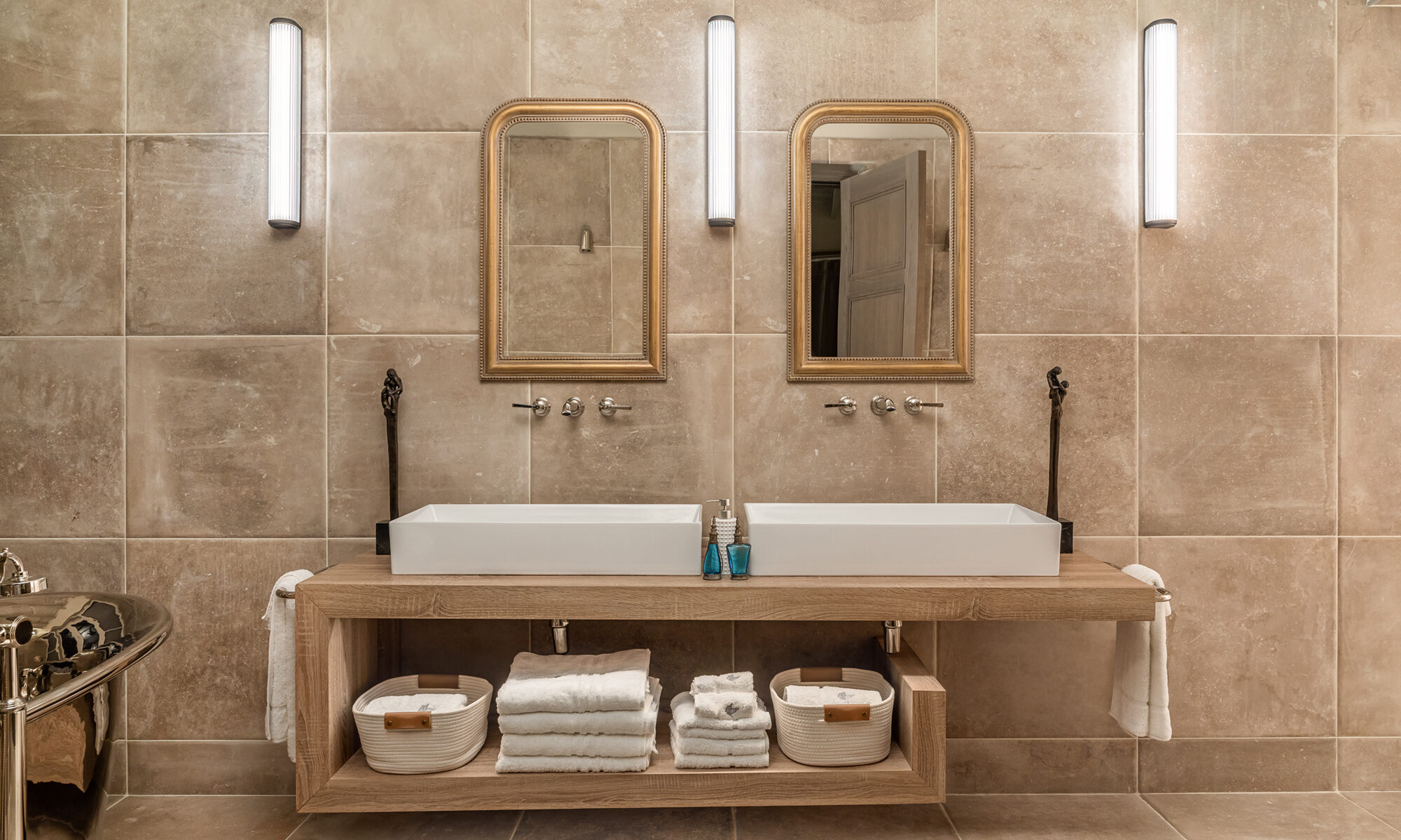 Villa Antigua Samuel Heath Style Moderne